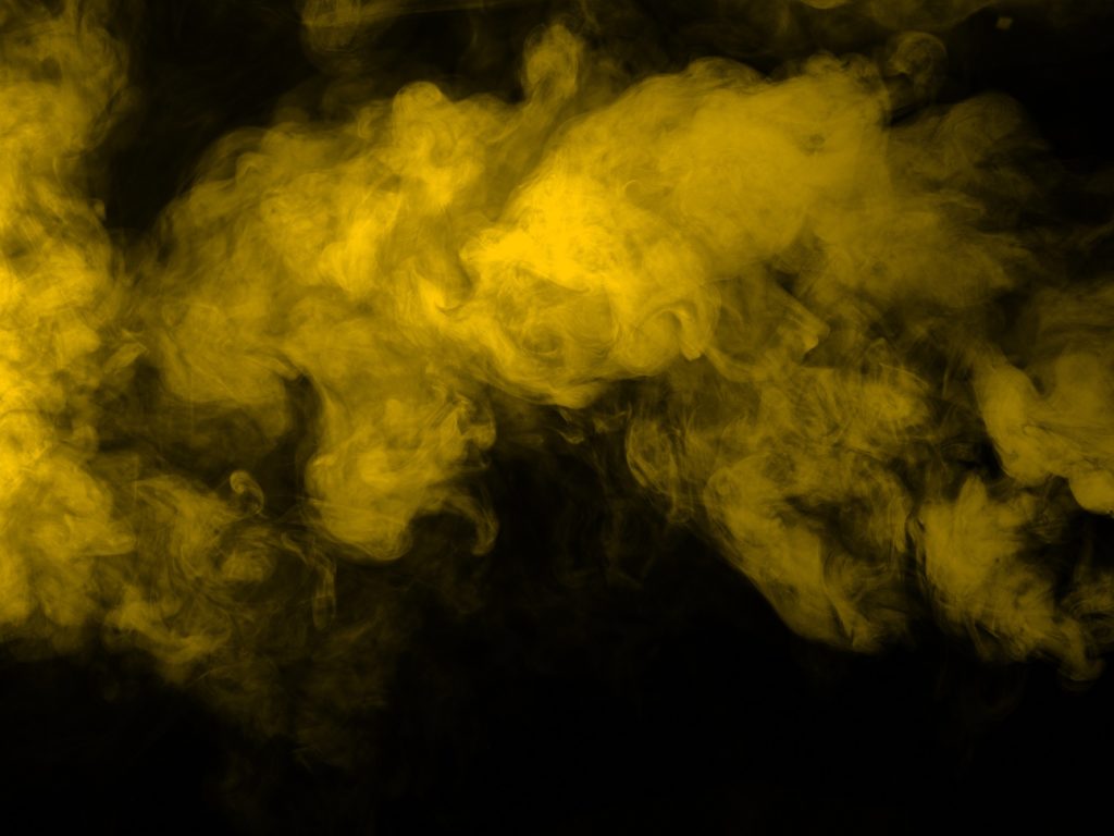 fumée jaune